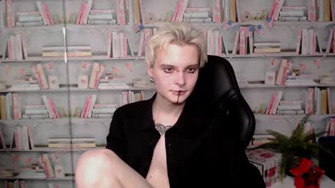 Snapshot of demianenglen chatting on March 11, 9:26 pm demianenglen online show from March 11, 9:26 pm