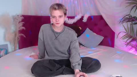 Snapshot of demianenglen chatting on September 23, 9:51 pm demianenglen online show from September 23, 9:51 pm