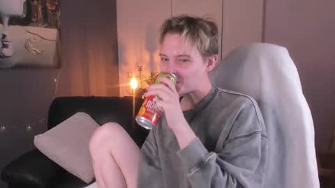 Snapshot of demianenglen chatting on September 27, 1:27 pm demianenglen online show from September 27, 1:27 pm