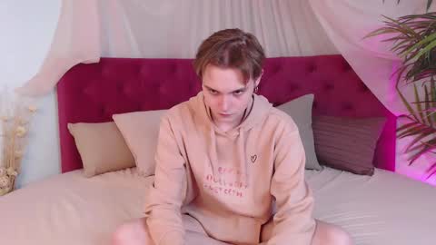 Snapshot of demianenglen chatting on December 18, 5:19 pm demianenglen online show from December 18, 5:19 pm