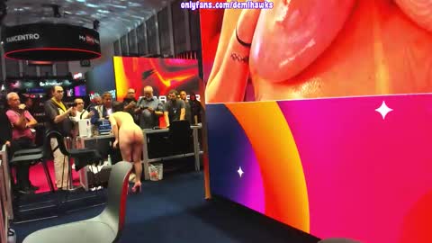 Demi online show from September 26, 1:04 pm