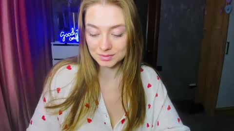 Sophie online show from September 18, 4:25 am