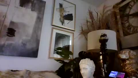 Snapshot of denboisvin2043 chatting on February 6, 12:05 pm denboisvin2043 online show from February 6, 12:05 pm