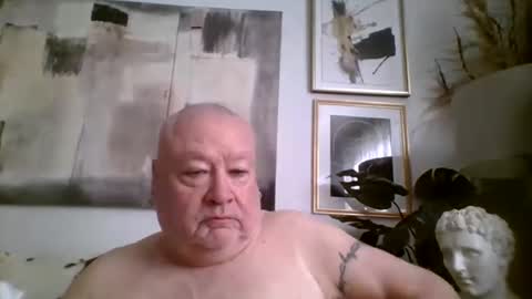 Snapshot of denboisvin2043 chatting on October 9, 1:20 pm denboisvin2043 online show from October 9, 1:20 pm