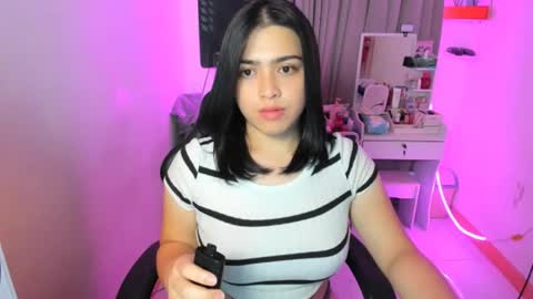 Snapshot of dencyleander chatting on July 5, 7:37 am Demi online show from July 5, 7:37 am