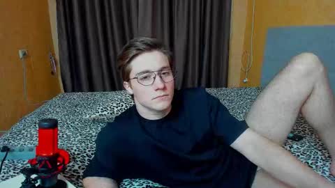 Snapshot of deni_boy99 chatting on February 8, 4:54 pm Deni online show from February 8, 4:54 pm