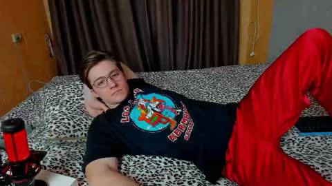 Snapshot of deni_boy99 chatting on February 9, 6:34 pm Deni online show from February 9, 6:34 pm