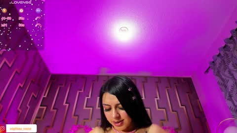Snapshot of denin_rose chatting on January 7, 11:24 pm DENIN onlineMonday to Saturday 330 pm Chicago time online show from January 7, 11:24 pm