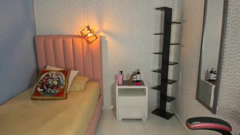 Snapshot of deniserichard2 chatting on November 26, 2:56 am D E N I S online show from November 26, 2:56 am