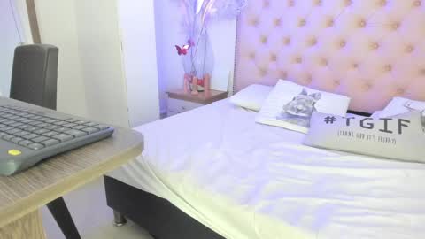 denisse_logan online show from April 29, 3:10 am