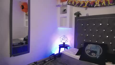 Snapshot of denizer_healer chatting on October 31, 1:34 pm DENIZER online show from October 31, 1:34 pm