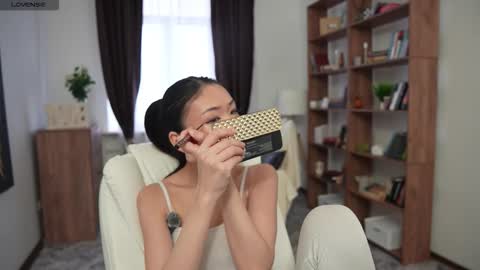 Snapshot of denlys chatting on December 15, 7:56 am Mikky online show from December 15, 7:56 am