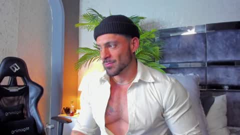 Snapshot of dennis_cox_ chatting on January 29, 10:37 am dennis_cox_ online show from January 29, 10:37 am