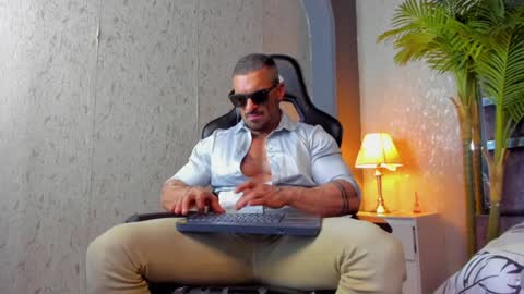 Snapshot of dennis_cox_ chatting on February 1, 2:45 pm dennis_cox_ online show from February 1, 2:45 pm