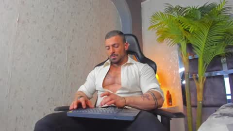 Snapshot of dennis_cox_ chatting on February 4, 1:16 pm dennis_cox_ online show from February 4, 1:16 pm