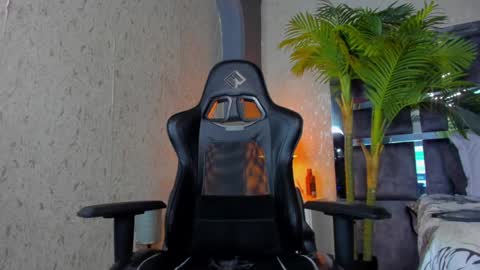 Snapshot of dennis_cox_ chatting on February 4, 4:18 pm dennis_cox_ online show from February 4, 4:18 pm