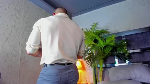 Snapshot of dennis_cox_ chatting on February 15, 3:28 pm dennis_cox_ online show from February 15, 3:28 pm