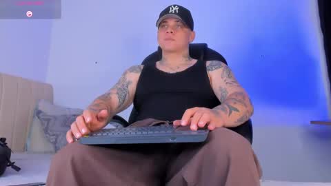 Snapshot of dennis_munera chatting on October 23, 10:03 am dennis munera online show from October 23, 10:03 am