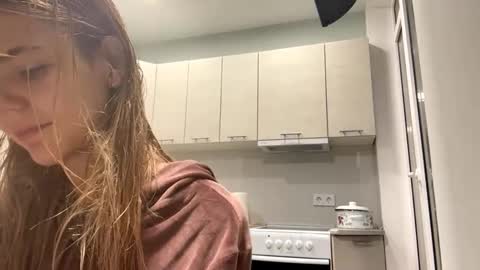 Denni online show from October 4, 5:00 pm