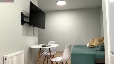 Denni online show from February 13, 5:09 pm