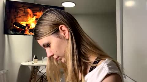 Denni online show from March 2, 4:58 pm