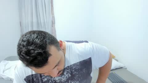 Snapshot of denny_scobar chatting on January 12, 3:28 am denny scobar online show from January 12, 3:28 am