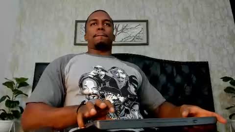 Snapshot of denzelrios chatting on June 12, 3:49 am denzelrios online show from June 12, 3:49 am