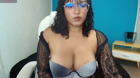 Dephne online show from December 7, 1:18 pm