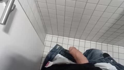 der_wanderer12 online show from February 23, 6:55 am