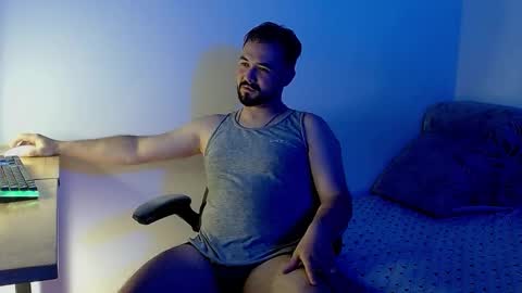 Dereck Mills3 online show from March 14, 2:17 am