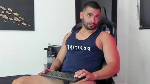 Snapshot of dereck_vega chatting on December 1, 7:36 pm Dereck Vega online show from December 1, 7:36 pm