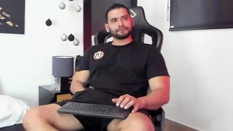 Snapshot of dereck_vega chatting on December 11, 10:16 pm Dereck Vega online show from December 11, 10:16 pm