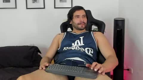Snapshot of dereck_vega chatting on July 23, 1:58 am Dereck Vega online show from July 23, 1:58 am
