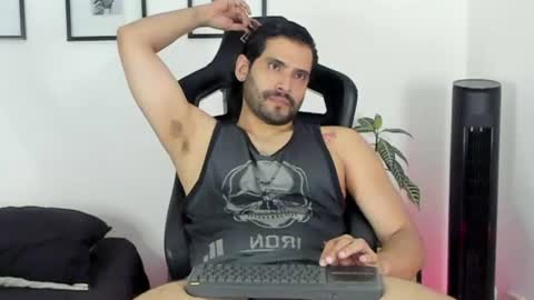 Snapshot of dereck_vega chatting on July 24, 1:36 am Dereck Vega online show from July 24, 1:36 am