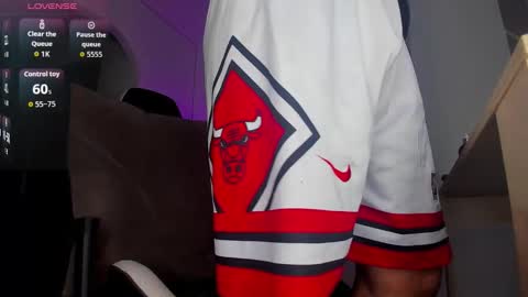 dereckhardd online show from September 28, 5:57 am