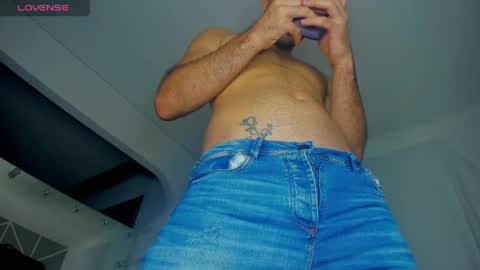 dereckhardd online show from April 30, 12:50 am