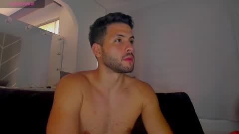 dereckhardd online show from May 3, 8:26 pm