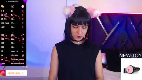 Snapshot of derek_grey1 chatting on February 25, 9:02 pm Derek independent online show from February 25, 9:02 pm