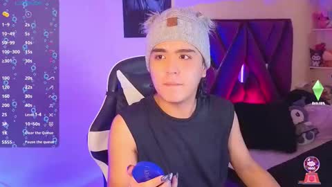 Snapshot of derek_grey1 chatting on September 22, 6:43 pm Derek independent online show from September 22, 6:43 pm