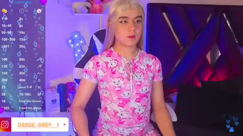 Snapshot of derek_grey1 chatting on October 15, 7:03 pm Derek independent online show from October 15, 7:03 pm