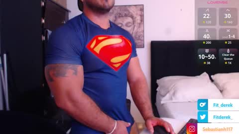 Snapshot of derek_group chatting on December 19, 2:02 pm Derek online show from December 19, 2:02 pm