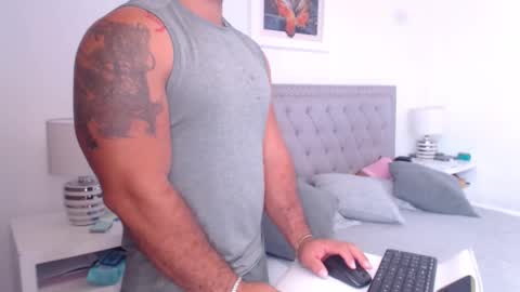 Snapshot of derek_group chatting on February 16, 2:35 pm Derek online show from February 16, 2:35 pm