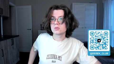 Derek online show from April 25, 4:26 pm
