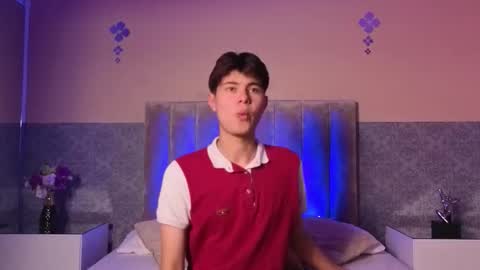 derek_sinn online show from February 19, 8:16 pm