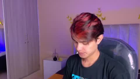 derek_sinn online show from July 1, 4:36 am