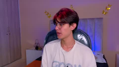 derek_sinn online show from July 3, 4:19 am