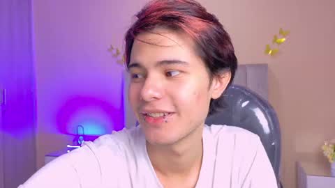 derek_sinn online show from August 1, 4:56 am