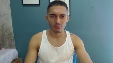 Snapshot of derek_storm_ chatting on November 11, 11:21 am D E R E K online show from November 11, 11:21 am