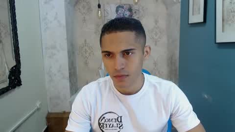 Snapshot of derek_storm_ chatting on November 14, 10:36 am D E R E K online show from November 14, 10:36 am