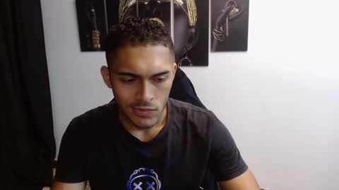 Snapshot of derek_storm_ chatting on November 30, 11:58 am D E R E K online show from November 30, 11:58 am